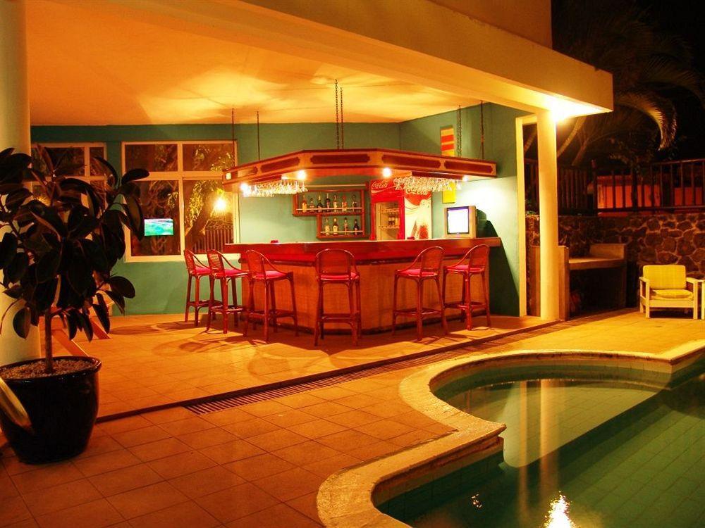 Dzama Hotel Grand Baie Exteriör bild