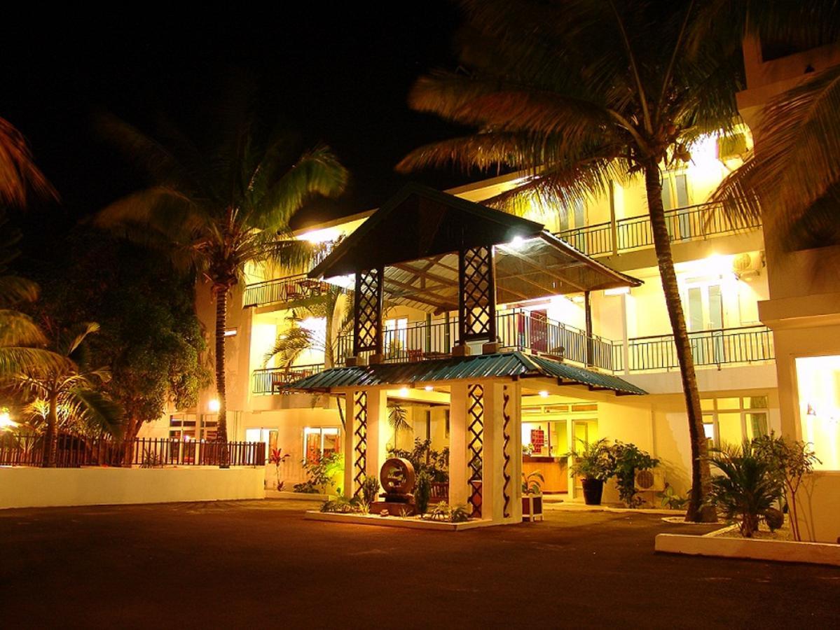 Dzama Hotel Grand Baie Exteriör bild